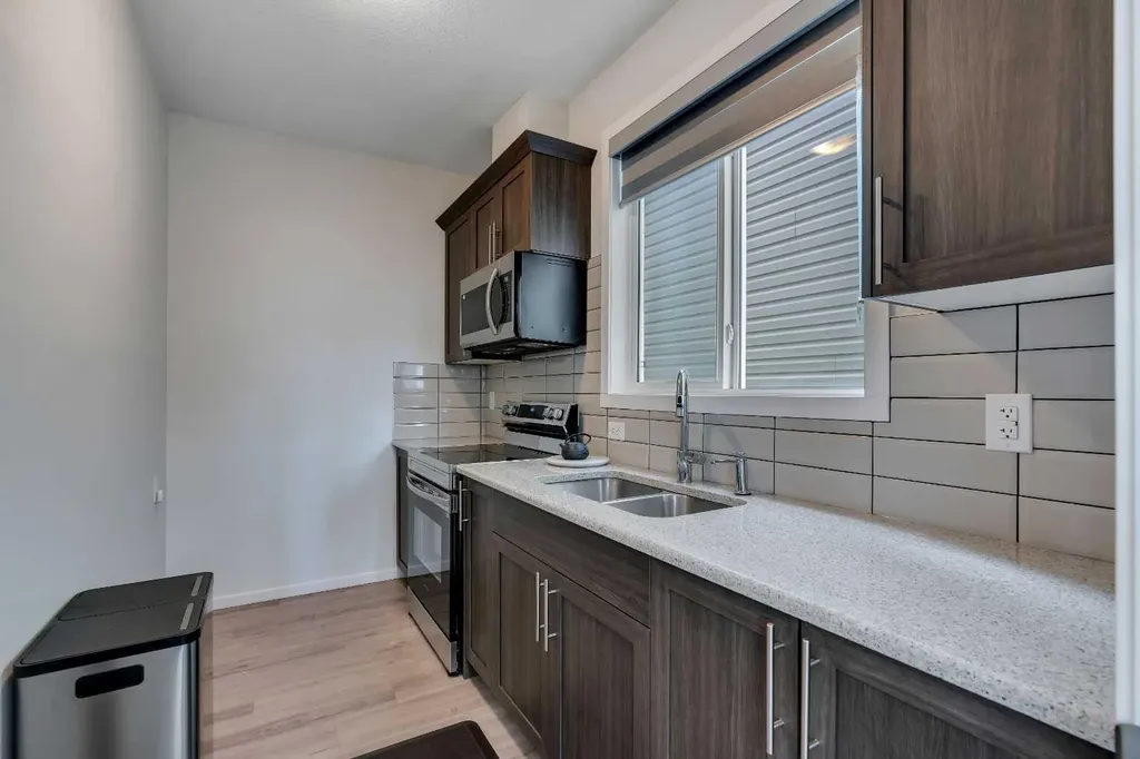273 Carringwood Close NW Calgary AB T3P 2B1