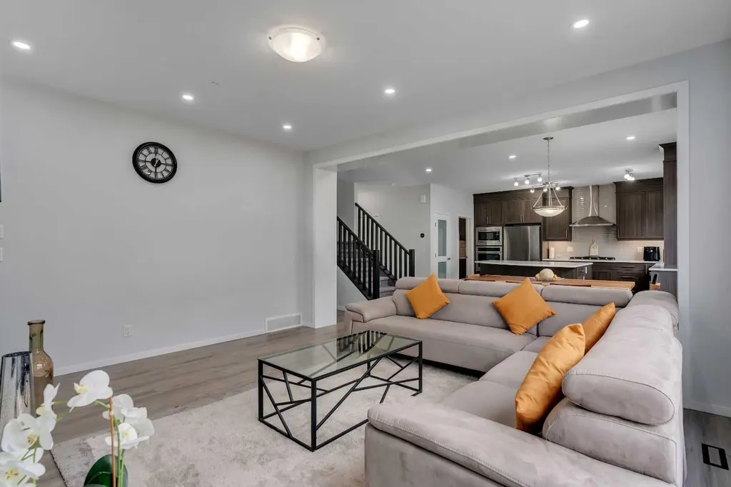 273 Carringwood Close NW Calgary AB T3P 2B1