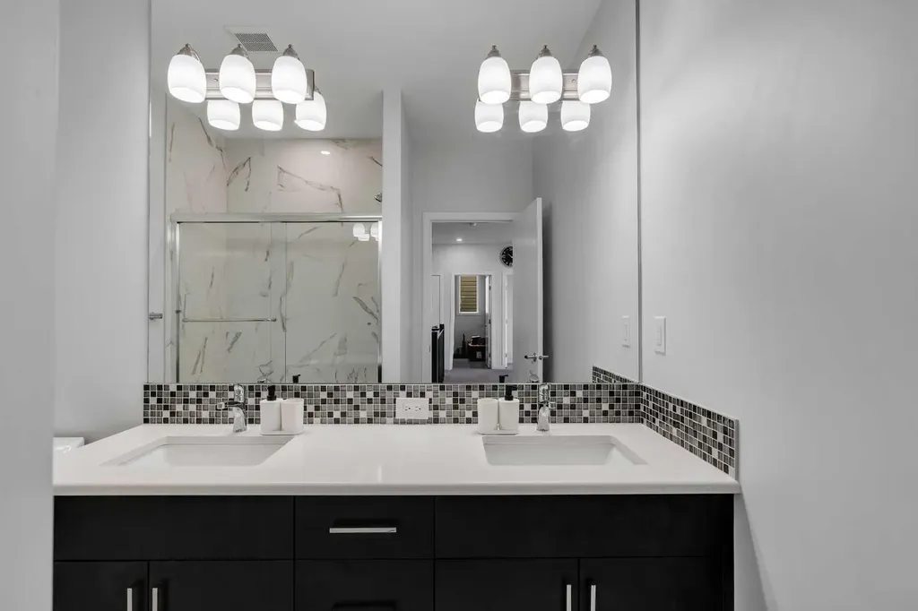 273 Carringwood Close NW Calgary AB T3P 2B1
