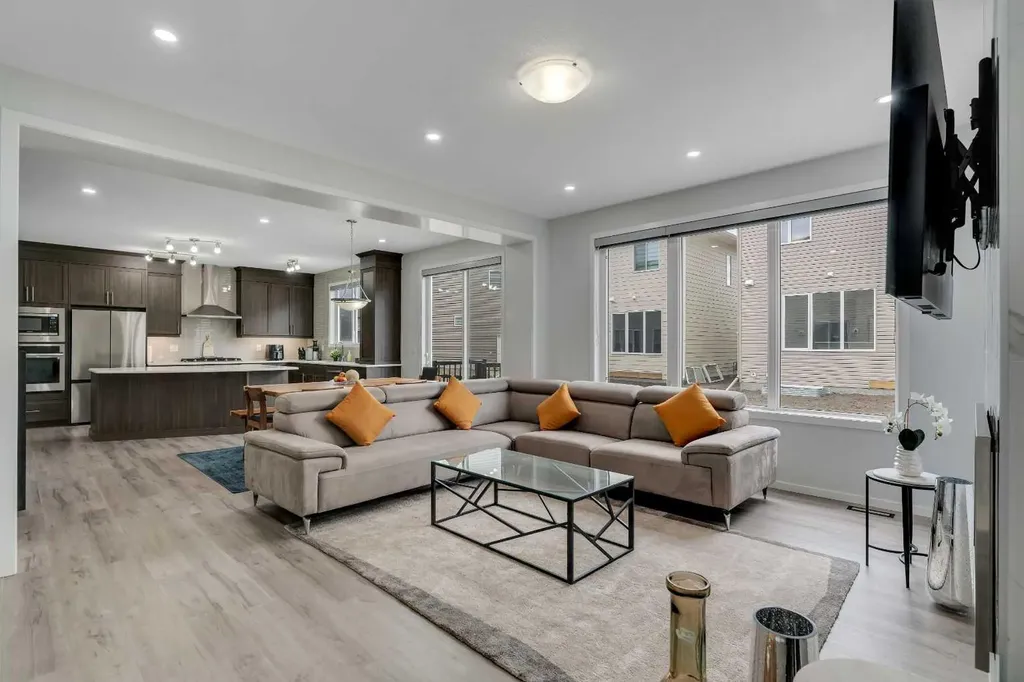 273 Carringwood Close NW Calgary AB T3P 2B1