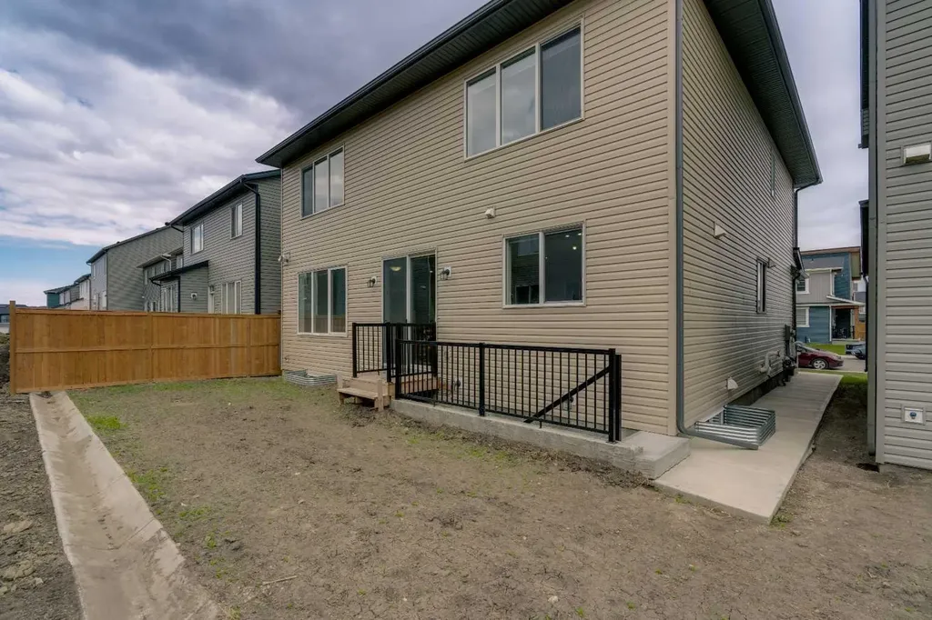 273 Carringwood Close NW Calgary AB T3P 2B1
