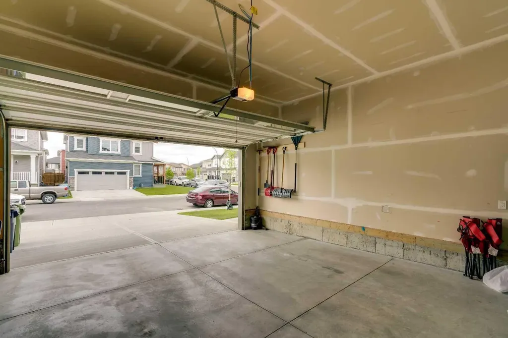 273 Carringwood Close NW Calgary AB T3P 2B1