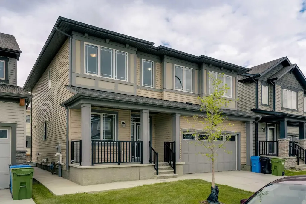 273 Carringwood Close NW Calgary AB T3P 2B1