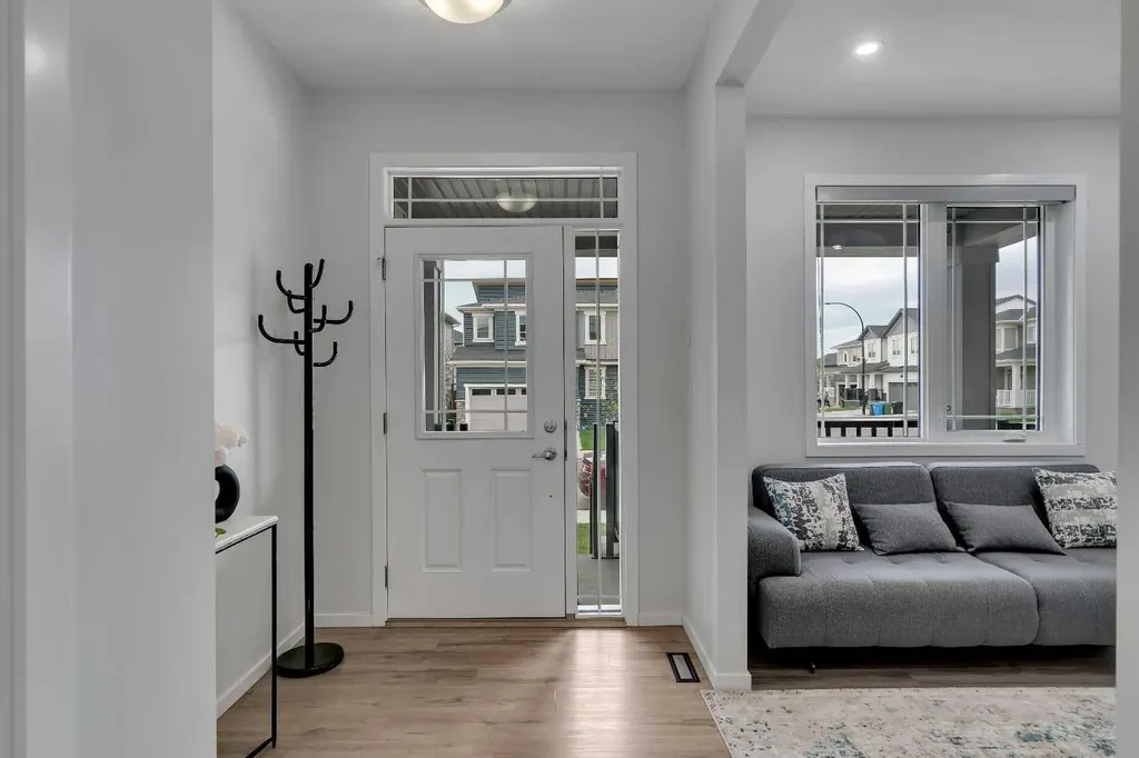273 Carringwood Close NW Calgary AB T3P 2B1