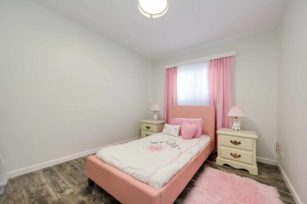 50 Livingston Close Lacombe AB T4L 2J3