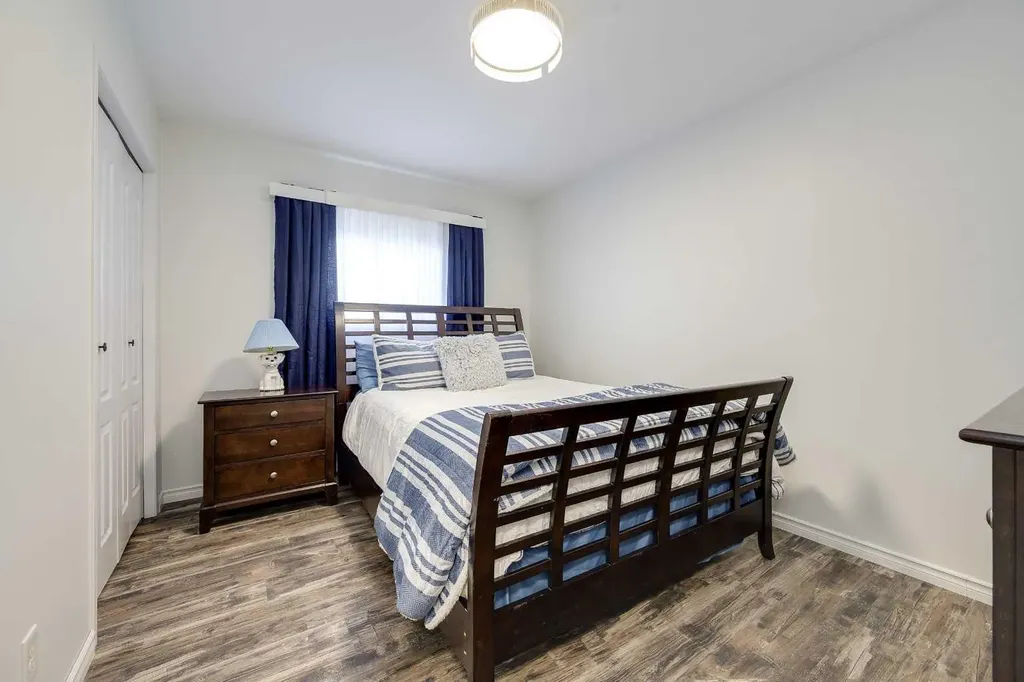 50 Livingston Close Lacombe AB T4L 2J3