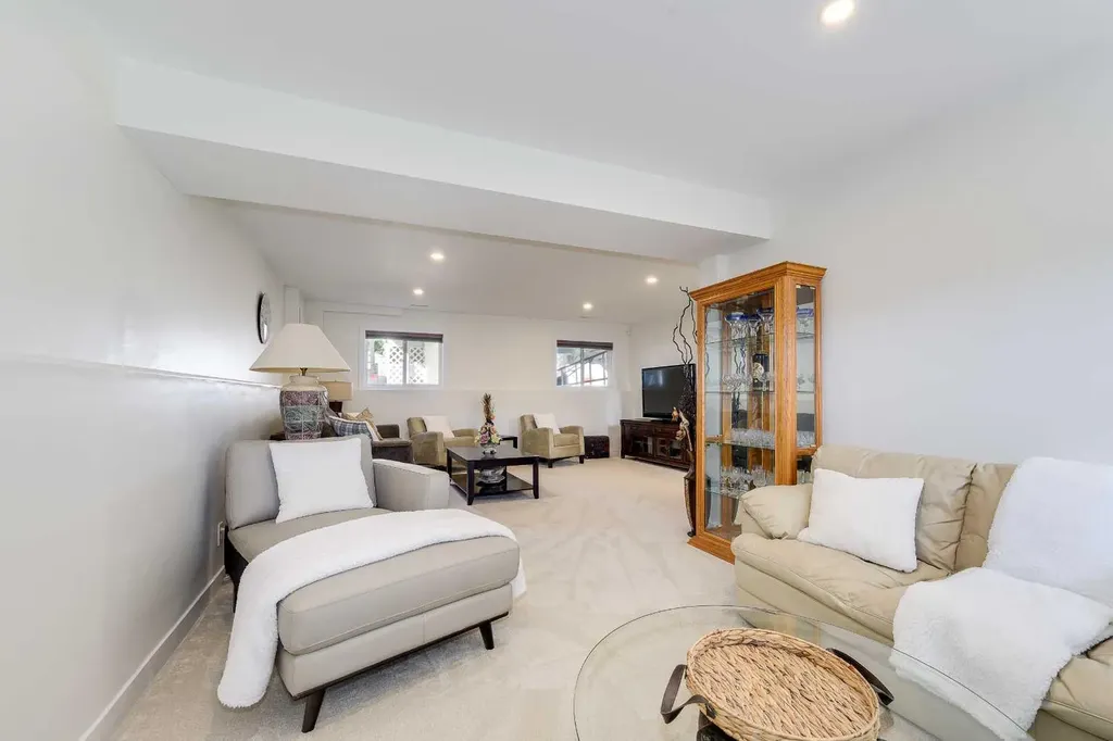 50 Livingston Close Lacombe AB T4L 2J3