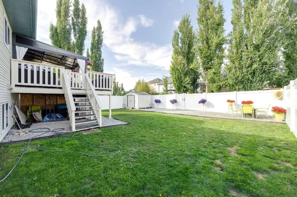 50 Livingston Close Lacombe AB T4L 2J3