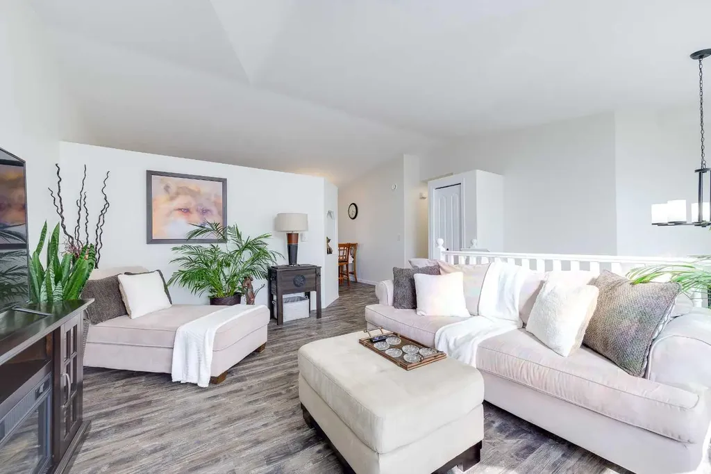 50 Livingston Close Lacombe AB T4L 2J3