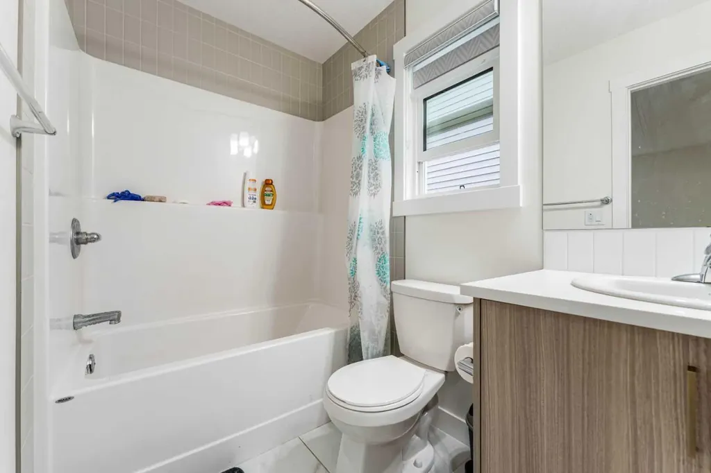 3222 Chinook Winds Drive SW Airdrie AB T4B 0R7