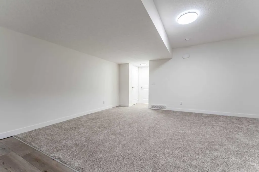 3222 Chinook Winds Drive SW Airdrie AB T4B 0R7