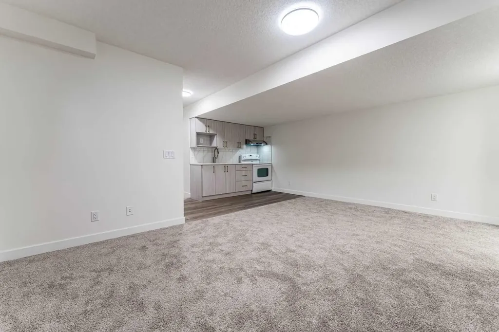 3222 Chinook Winds Drive SW Airdrie AB T4B 0R7