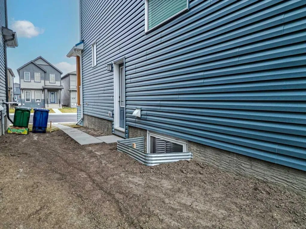 3222 Chinook Winds Drive SW Airdrie AB T4B 0R7
