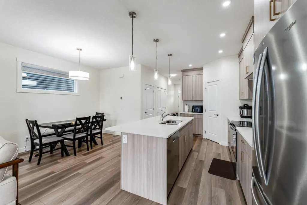 3222 Chinook Winds Drive SW Airdrie AB T4B 0R7