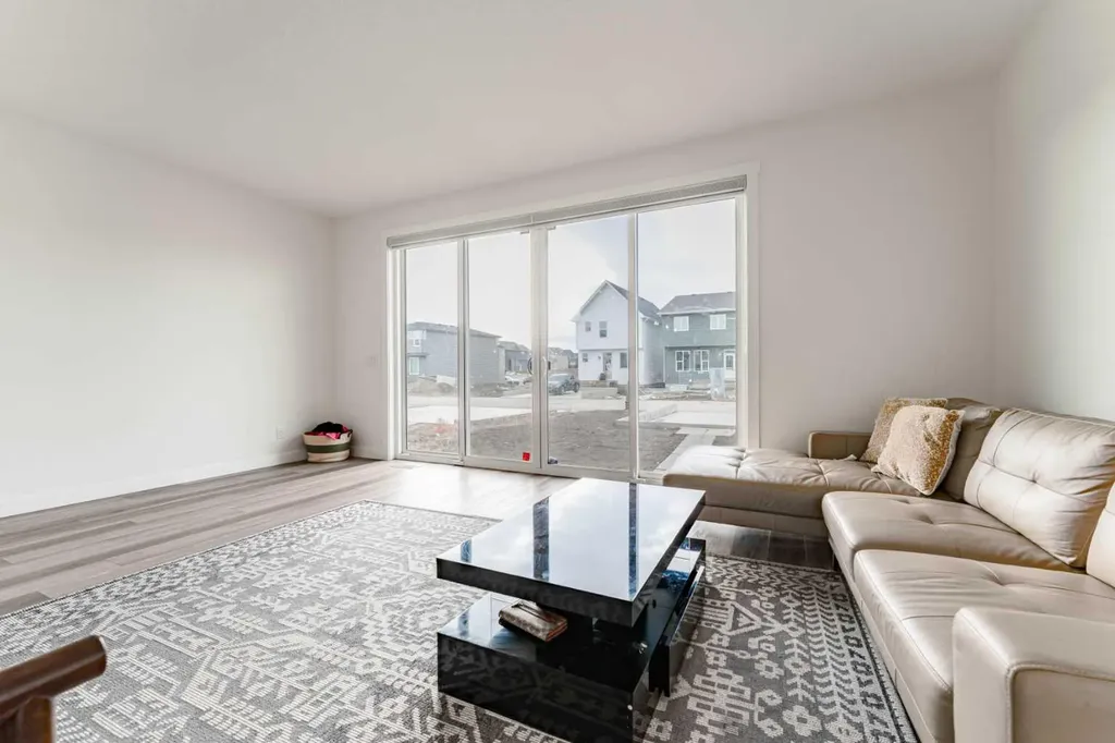 3222 Chinook Winds Drive SW Airdrie AB T4B 0R7