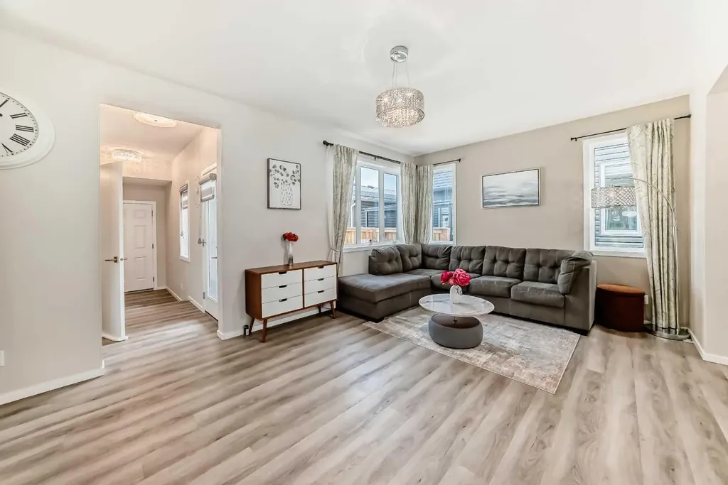 131 Carringham Road NW Calgary AB T3P 1V3