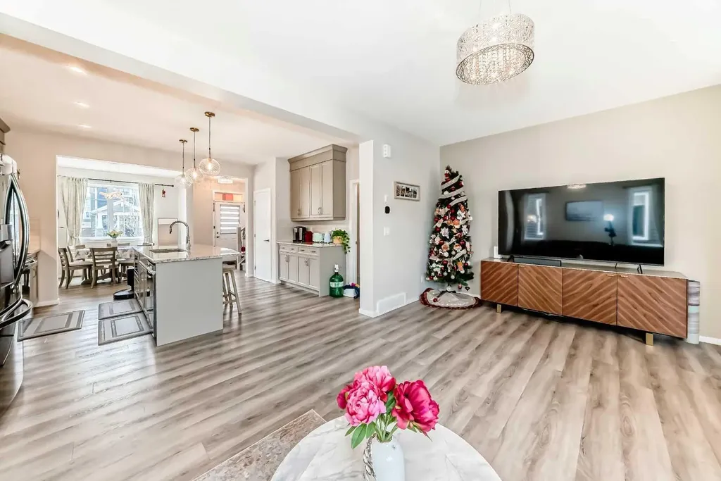 131 Carringham Road NW Calgary AB T3P 1V3
