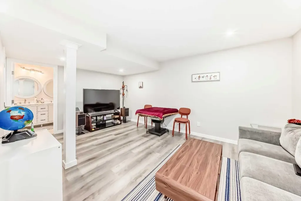131 Carringham Road NW Calgary AB T3P 1V3