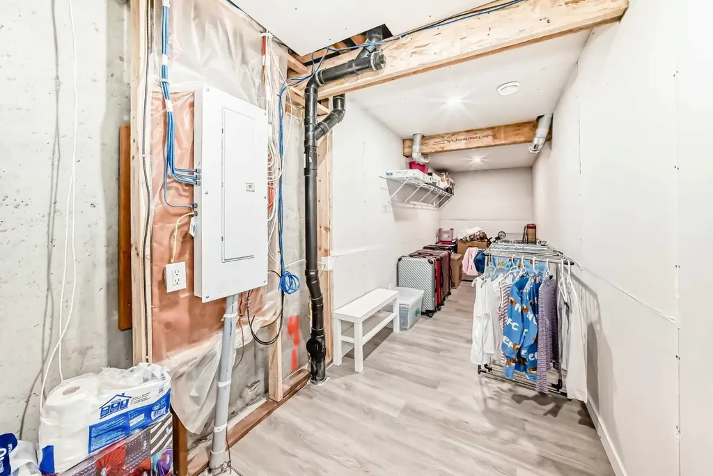 131 Carringham Road NW Calgary AB T3P 1V3