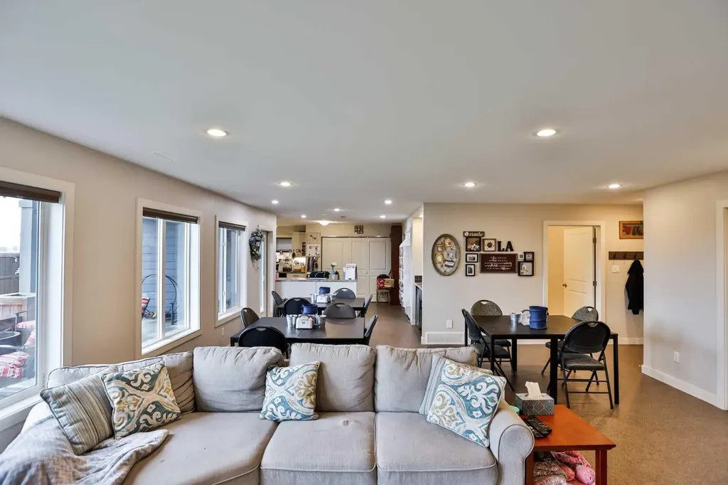865 Atlantic Cove W Lethbridge AB T1J 5M4