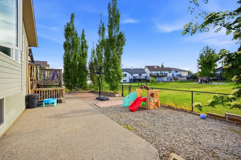 203 Hillcrest Boulevard Strathmore AB T1P 0A3