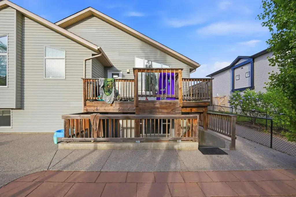203 Hillcrest Boulevard Strathmore AB T1P 0A3