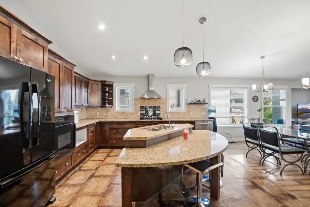 203 Hillcrest Boulevard Strathmore AB T1P 0A3