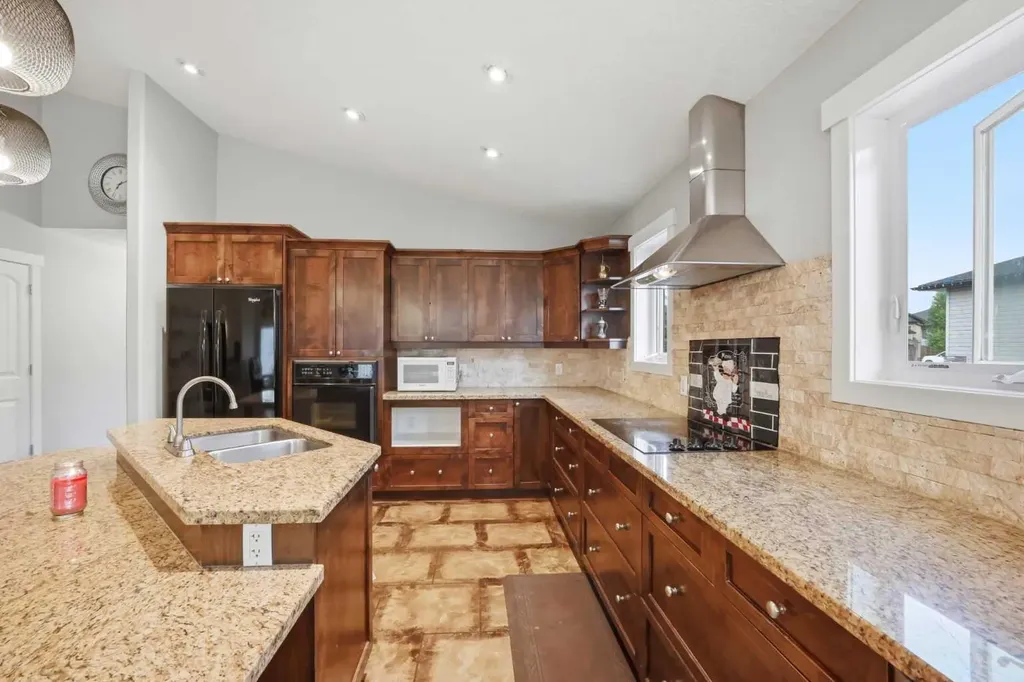 203 Hillcrest Boulevard Strathmore AB T1P 0A3