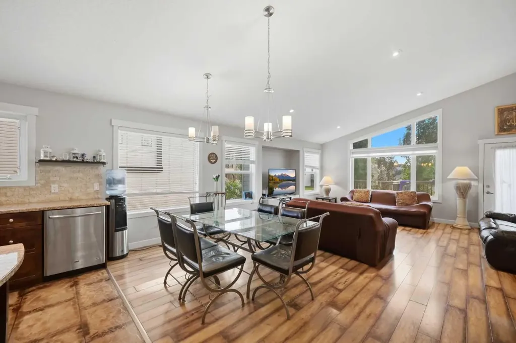 203 Hillcrest Boulevard Strathmore AB T1P 0A3