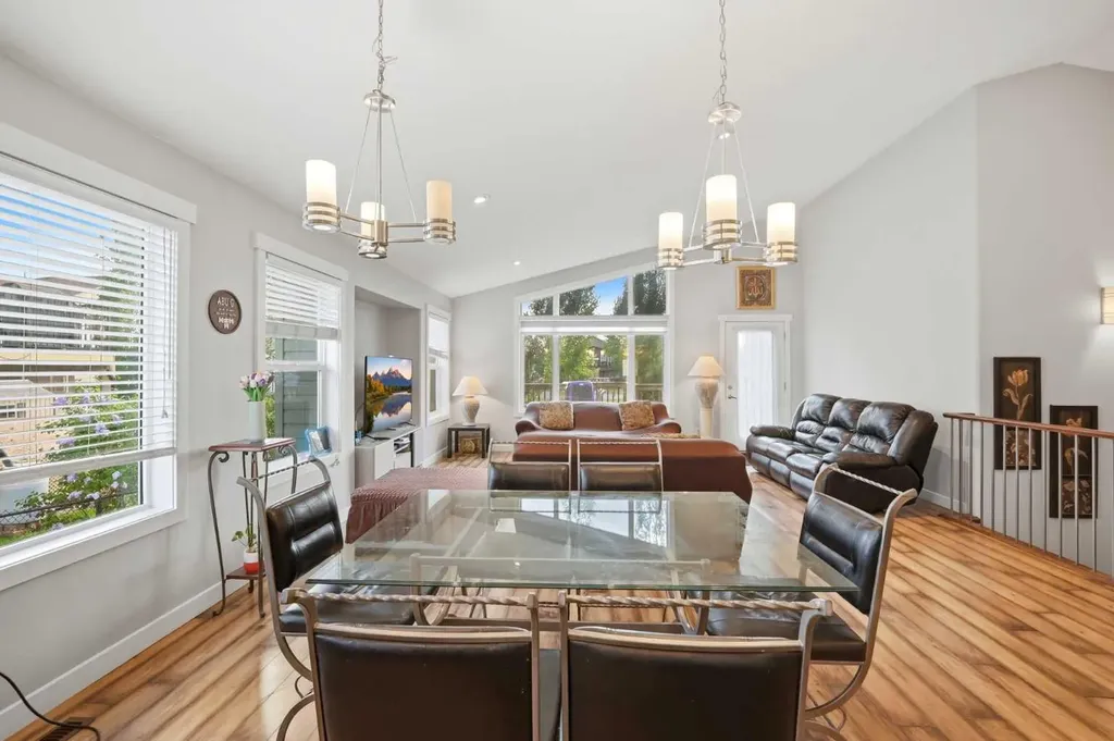 203 Hillcrest Boulevard Strathmore AB T1P 0A3
