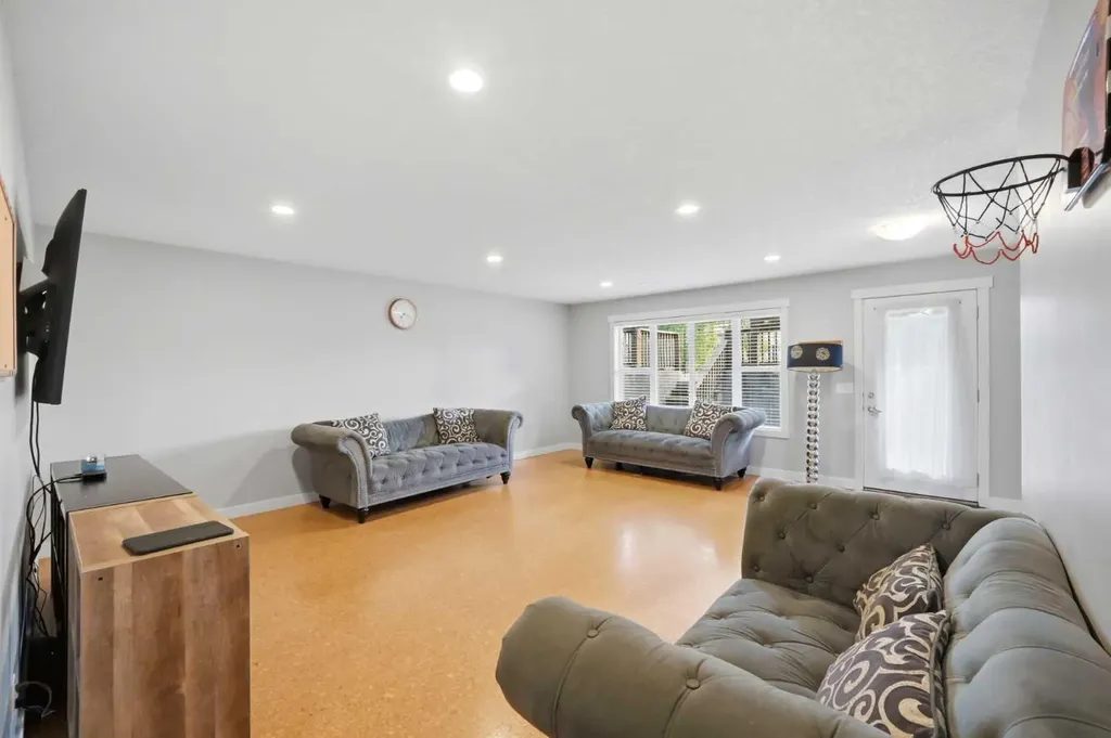 203 Hillcrest Boulevard Strathmore AB T1P 0A3