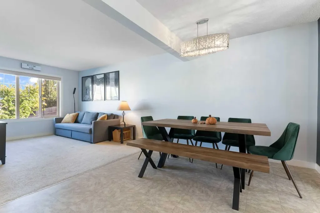 90 Pantego Lane NW Calgary AB T3K 0T1