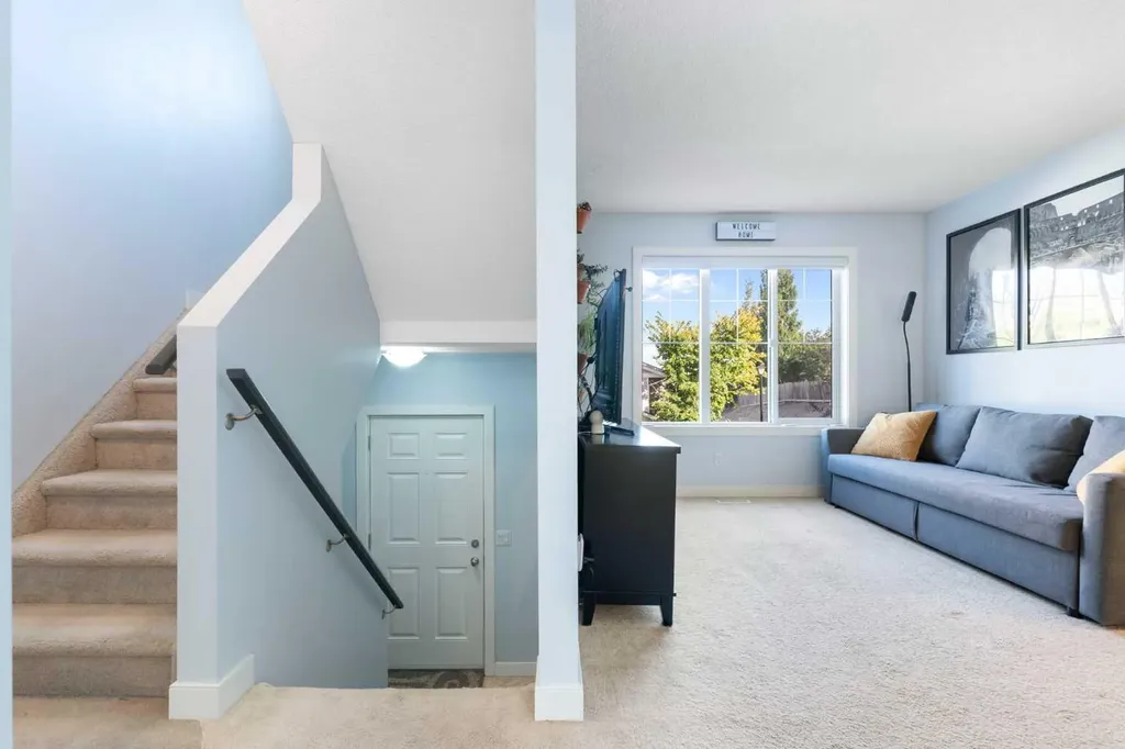 90 Pantego Lane NW Calgary AB T3K 0T1