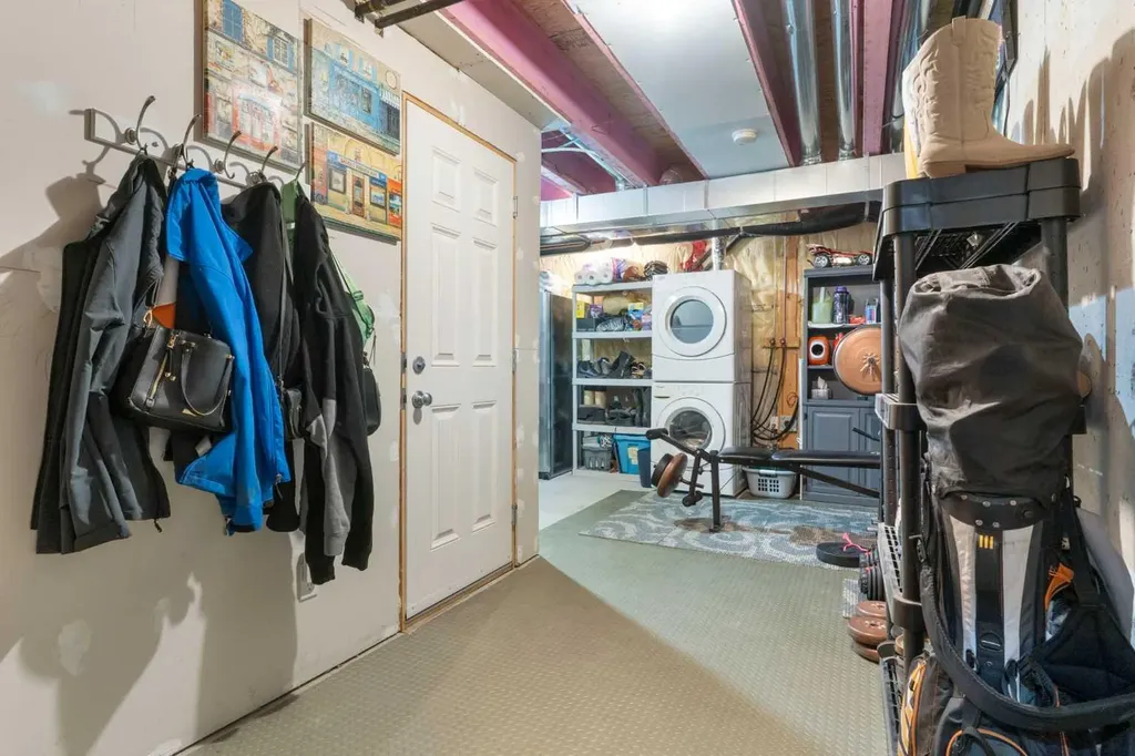 90 Pantego Lane NW Calgary AB T3K 0T1