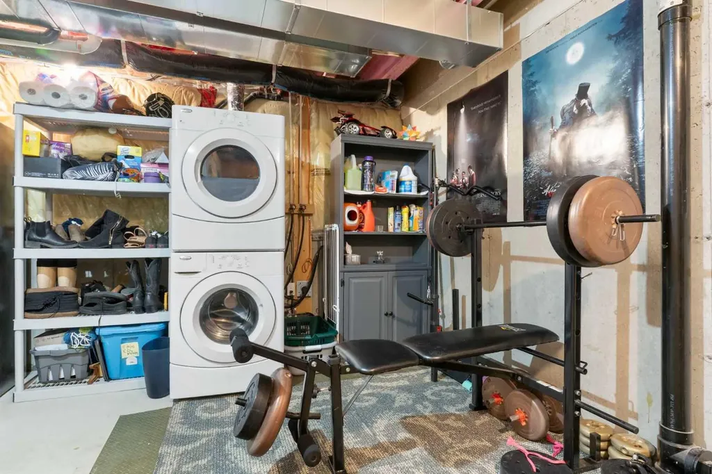 90 Pantego Lane NW Calgary AB T3K 0T1