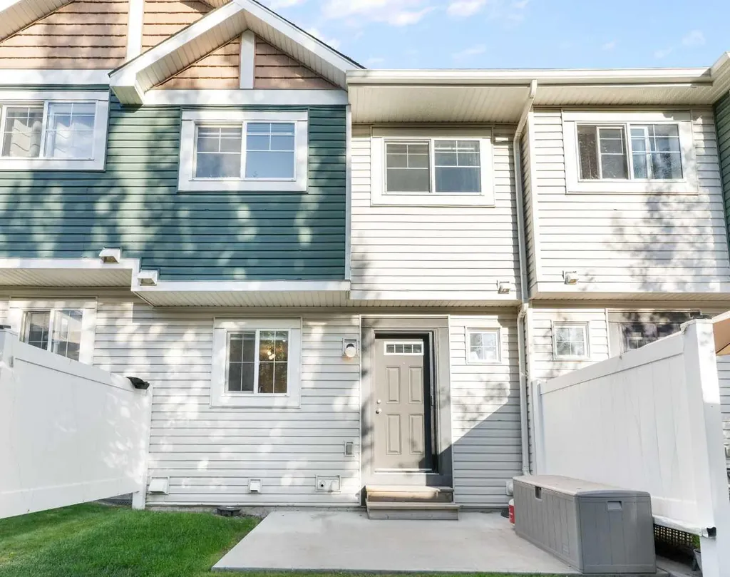 90 Pantego Lane NW Calgary AB T3K 0T1