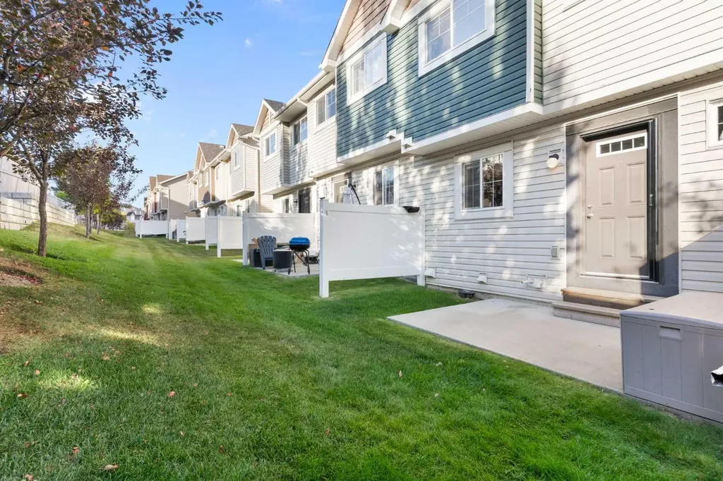 90 Pantego Lane NW Calgary AB T3K 0T1