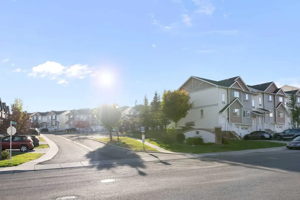 90 Pantego Lane NW Calgary AB T3K 0T1