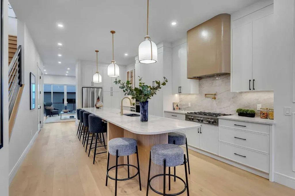 1727 19 Avenue NW Calgary AB T2N 0S5
