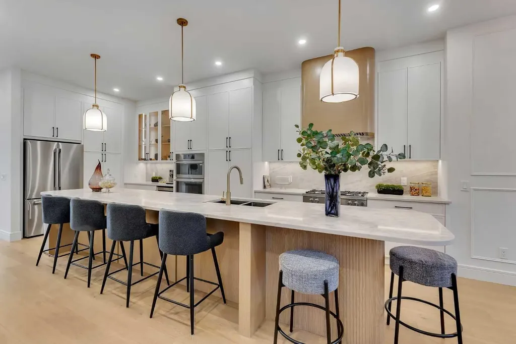 1727 19 Avenue NW Calgary AB T2N 0S5