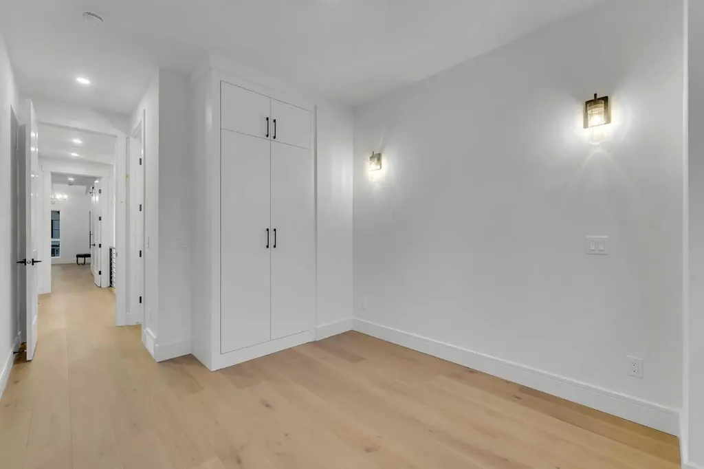 1727 19 Avenue NW Calgary AB T2N 0S5