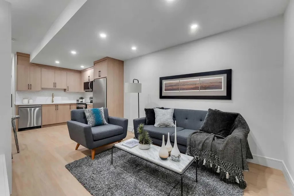 1727 19 Avenue NW Calgary AB T2N 0S5