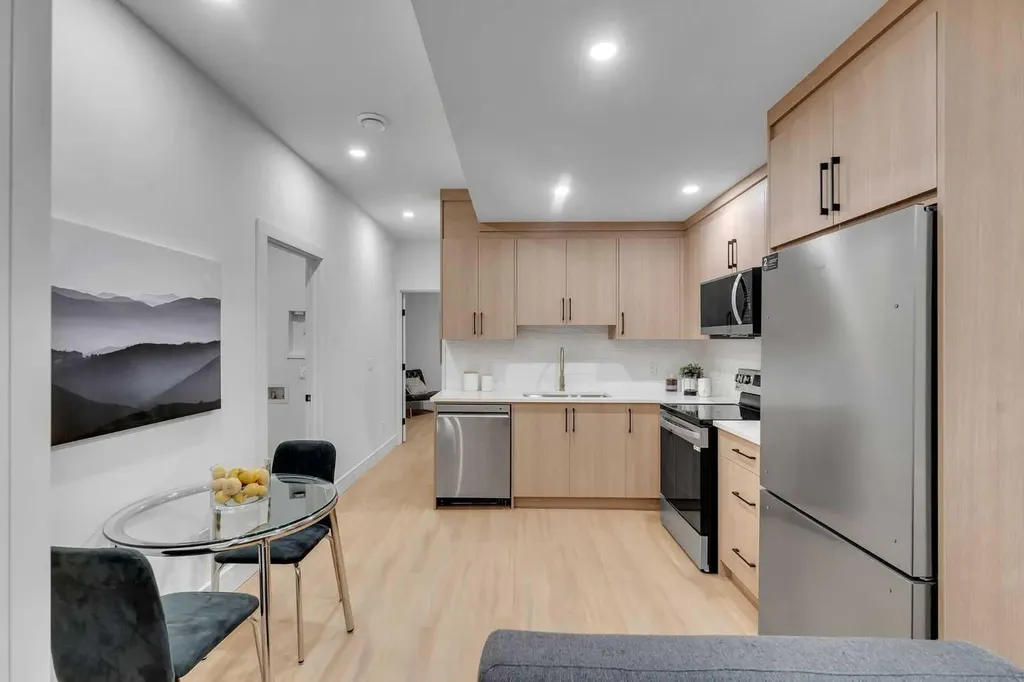 1727 19 Avenue NW Calgary AB T2N 0S5