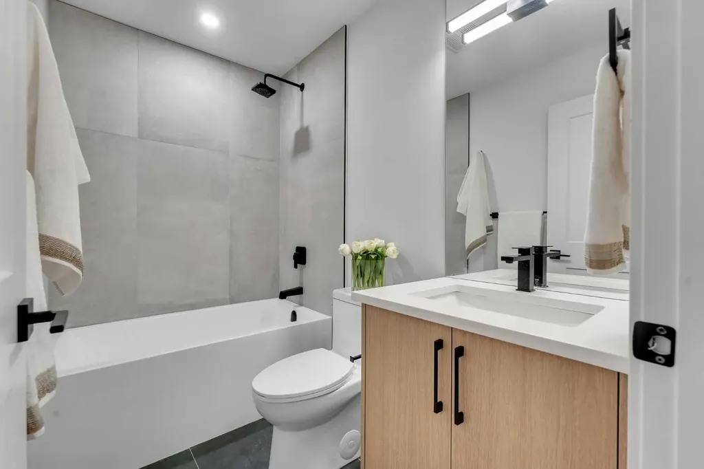 1727 19 Avenue NW Calgary AB T2N 0S5