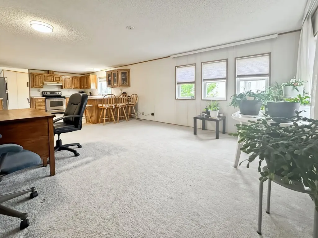 4524 47 Avenue Mayerthorpe AB T0E1N0