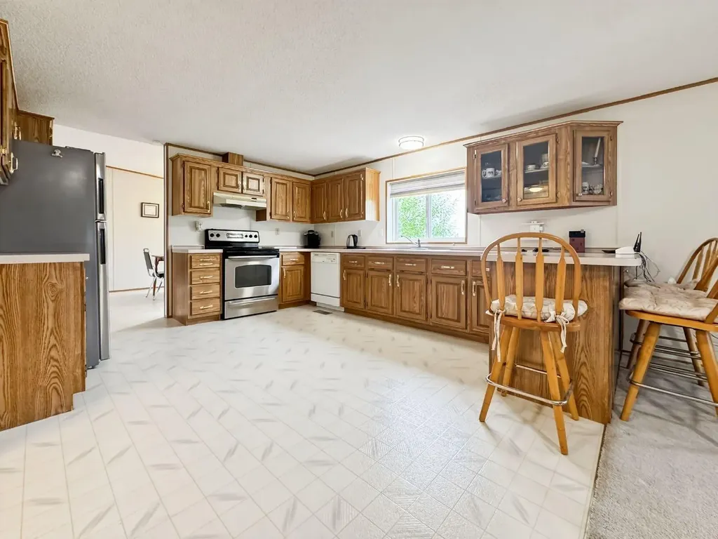 4524 47 Avenue Mayerthorpe AB T0E1N0