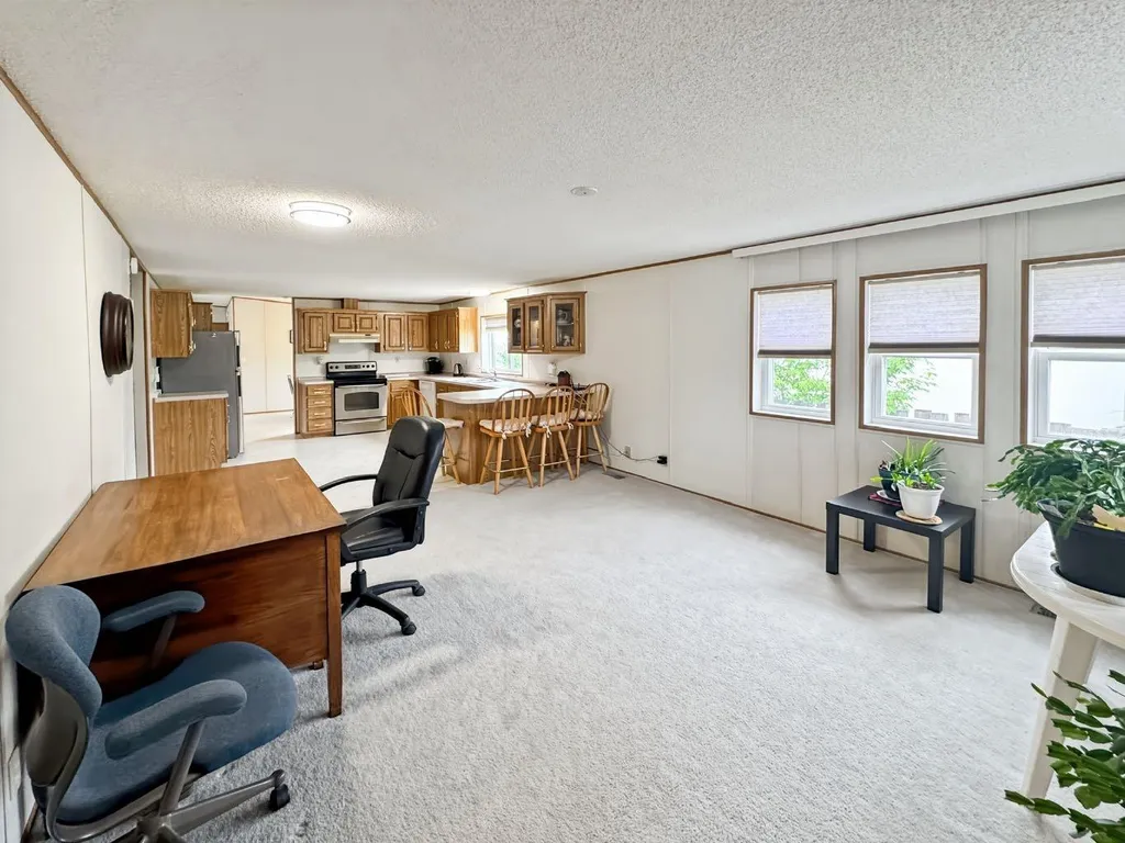 4524 47 Avenue Mayerthorpe AB T0E1N0
