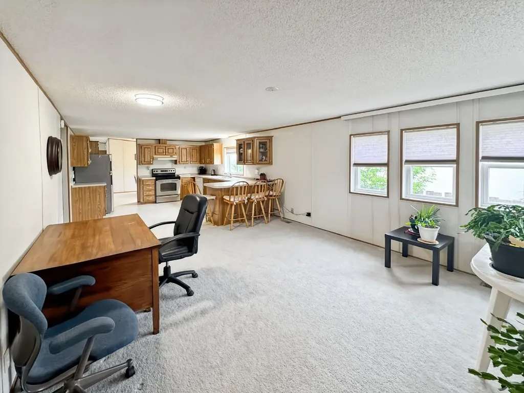 4524 47 Avenue Mayerthorpe AB T0E1N0