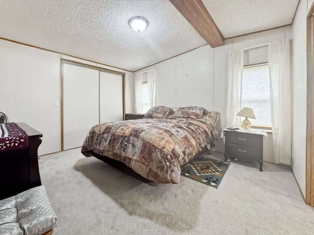 4524 47 Avenue Mayerthorpe AB T0E1N0