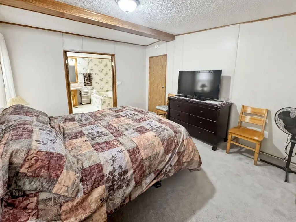 4524 47 Avenue Mayerthorpe AB T0E1N0